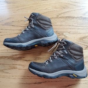 Ahnu Event Hiking Boots *NEW*